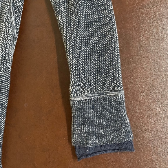 Lululemon. Blue and Gray Sweater Cardigan. Size 8. (Accepting Offers) - Picture 4 of 6